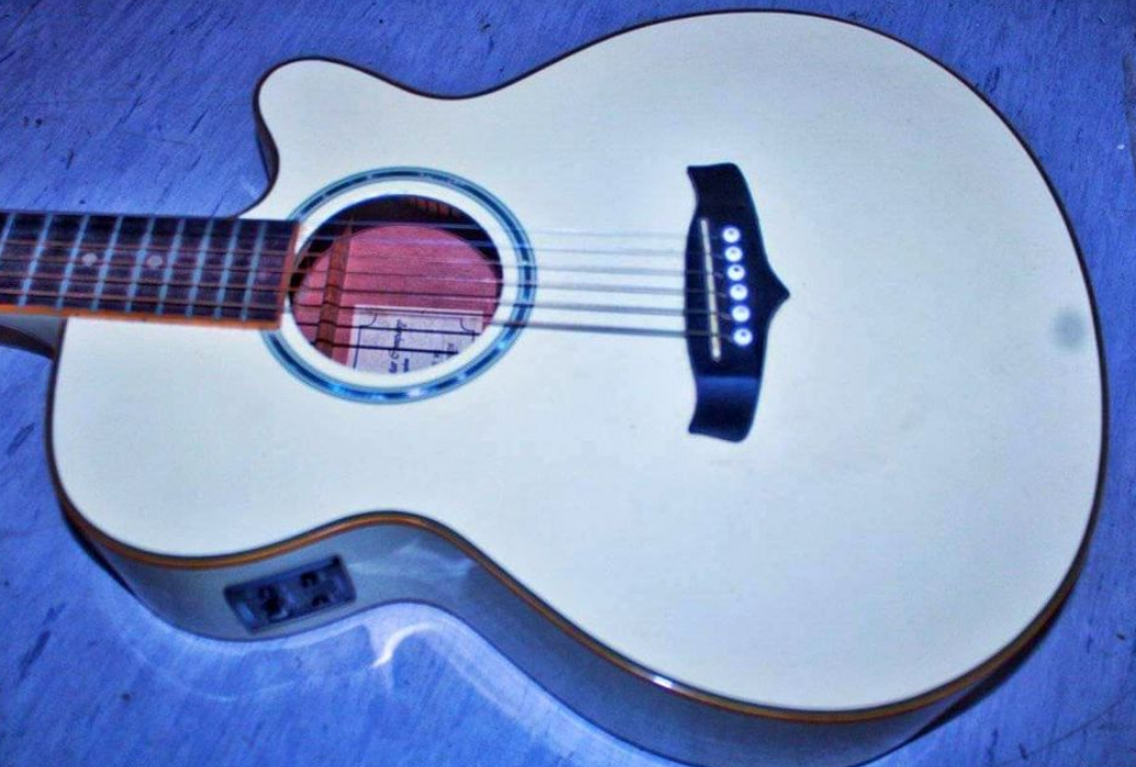 Acoustic power guitar